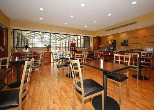 Hotel Comfort & National Fairgrounds Area Perry