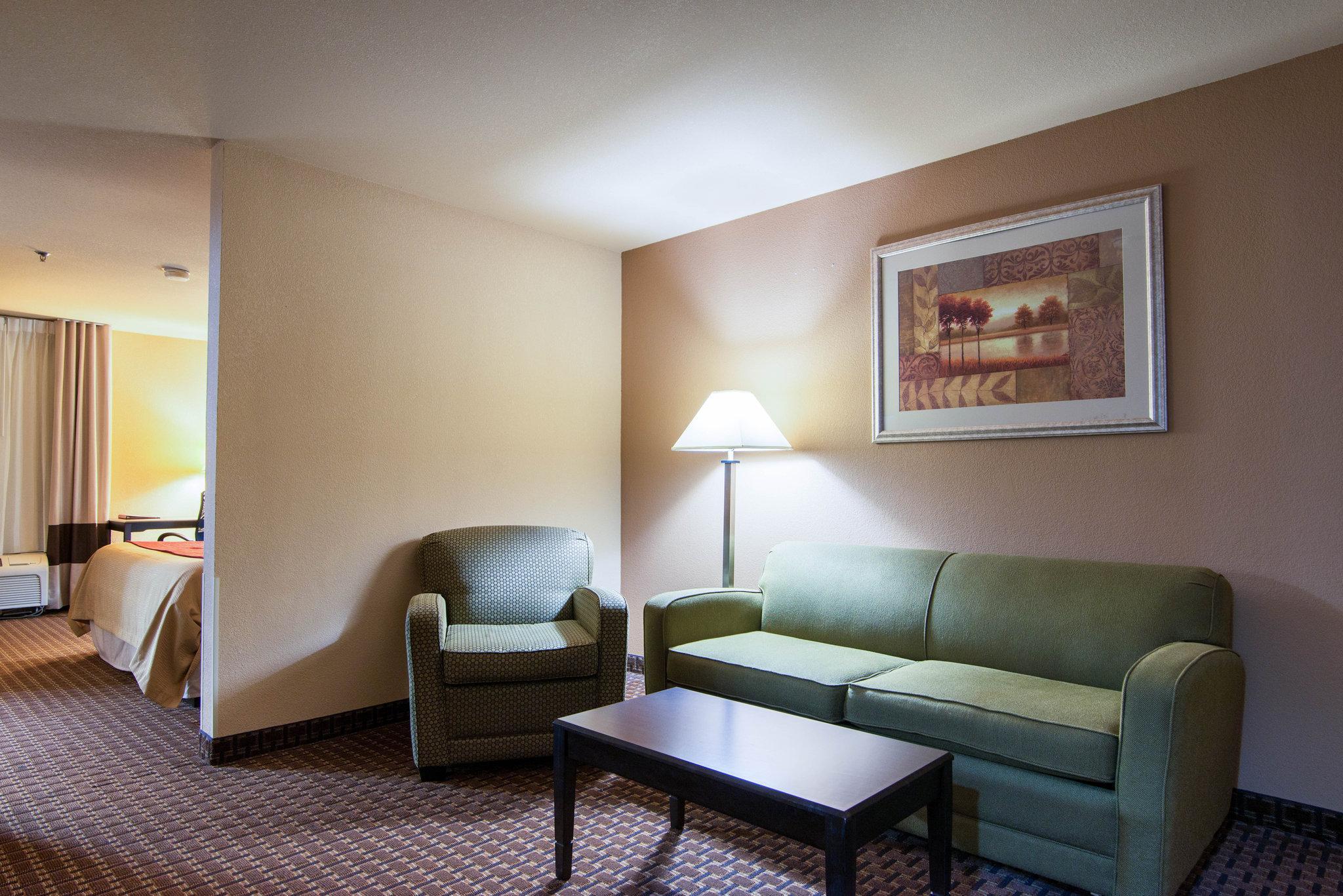 Hotel Comfort & National Fairgrounds Area 2*