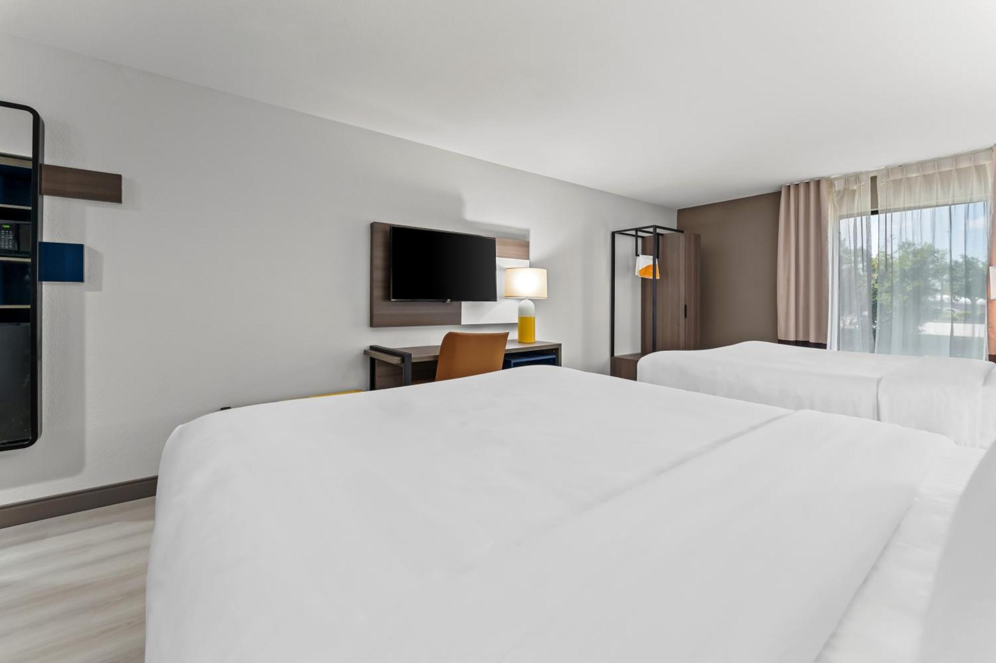 Hotel Comfort & National Fairgrounds Area 2*